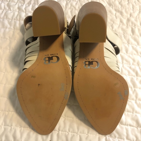 ‼️SOLD‼️ NWOT Gianni Bini Cut Out Block Heel Ankle Booties, Size: 6 Color: Cream - Picture 9 of 12